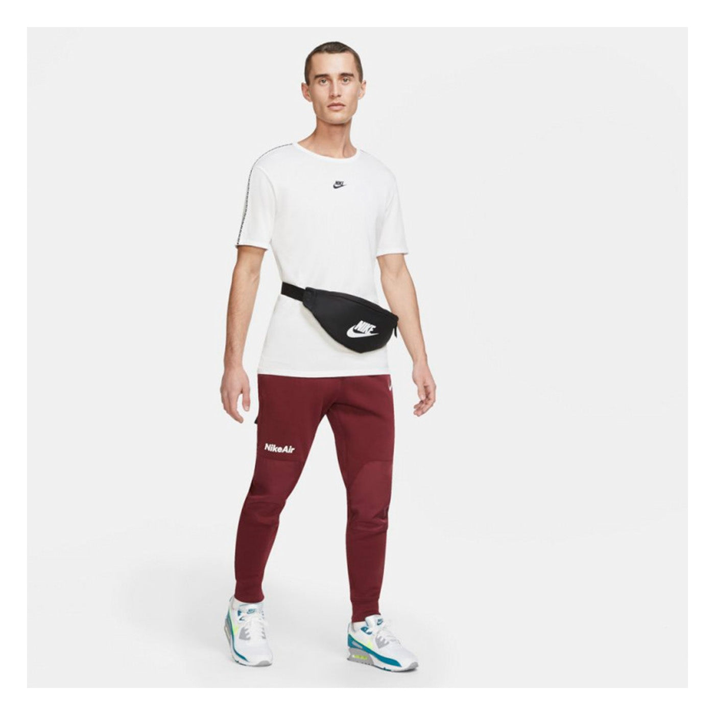 Nike Heritage vyölaukku, Musta