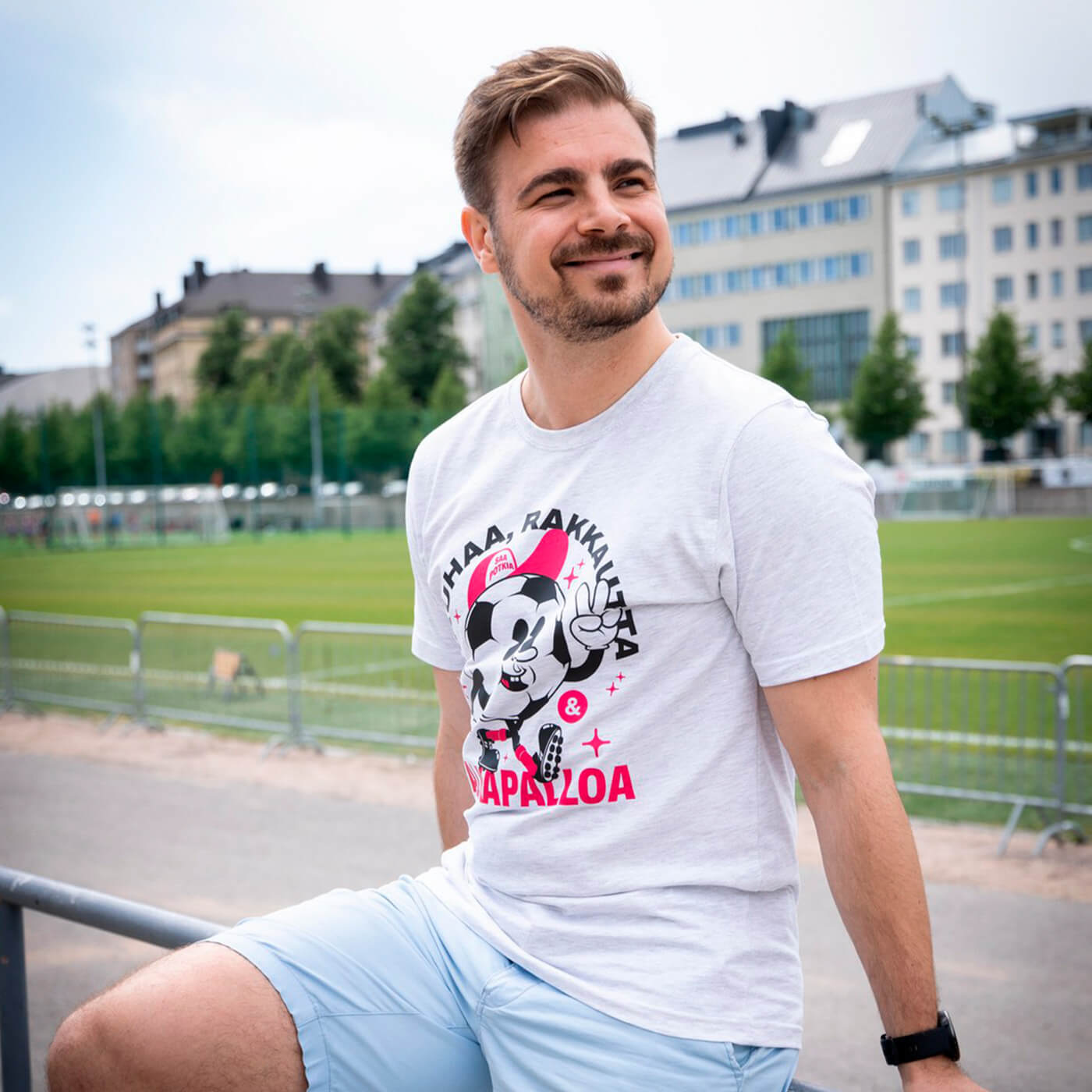 Football Dude T-shirt, Light Grey