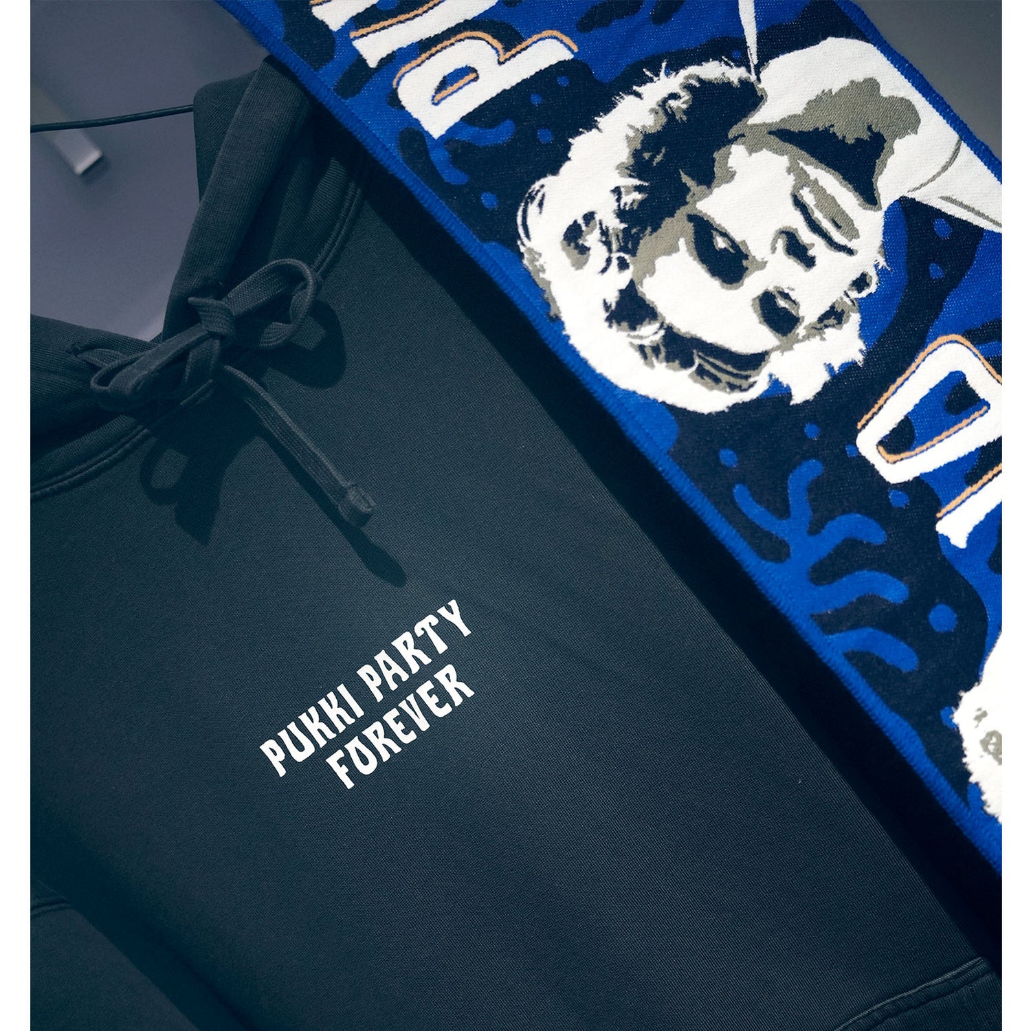 Pukki Party Forever, Vintage Huppari, Musta