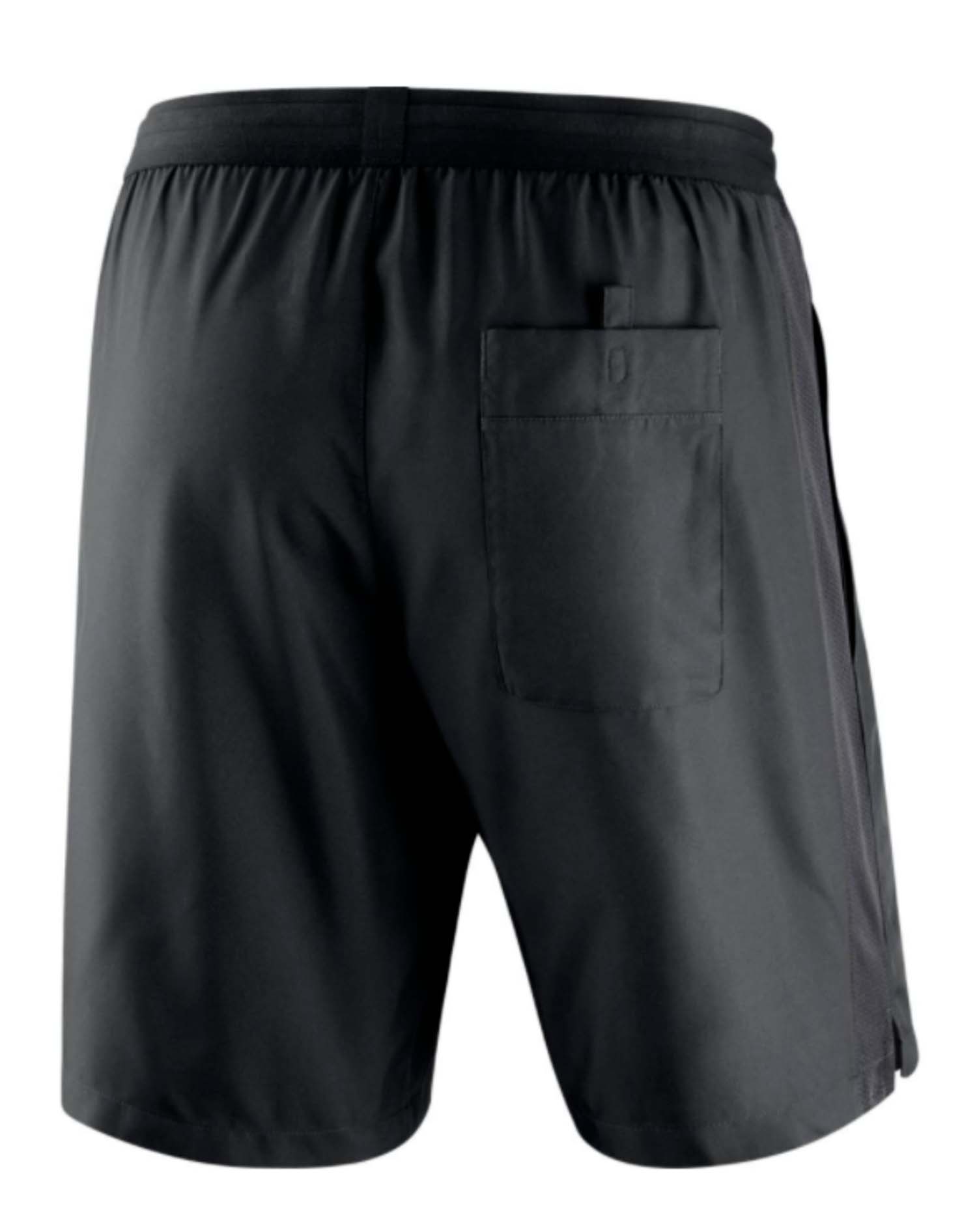 Mustat erotuomareille suunnitellut Niken shortsit. Laadukas DRI-Fit materiaali poistaa kosteutta iholta ja tekee materiaalista hengittävän.